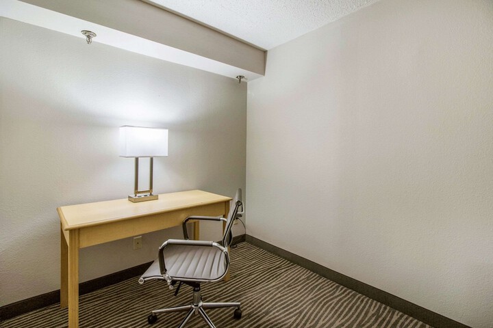 Room 16 of 50