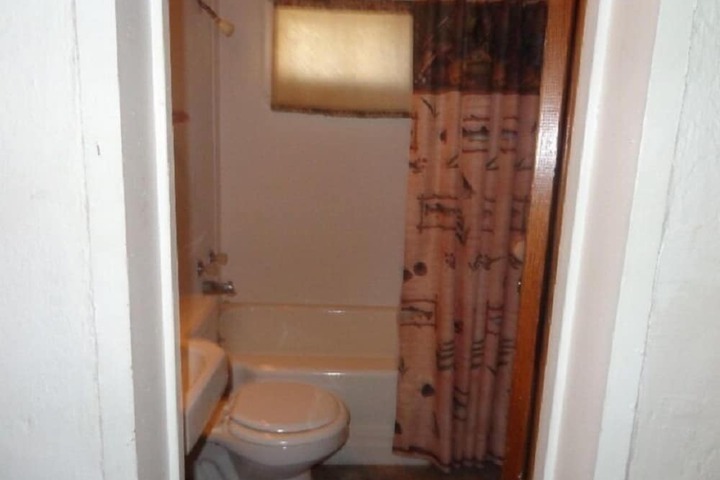 Room 36 of 71