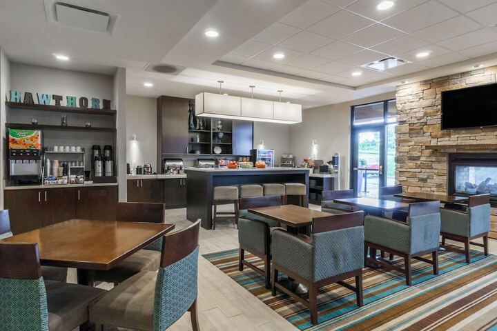 Hawthorn Suites by Wyndham Wheeling at the Highlands