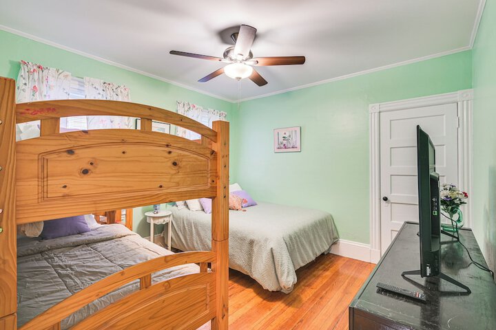 Medford Apartment Rental 5 Mi to Downtown Boston