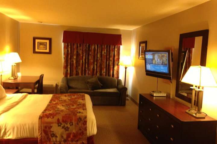 Petawawa River Inn and Suites