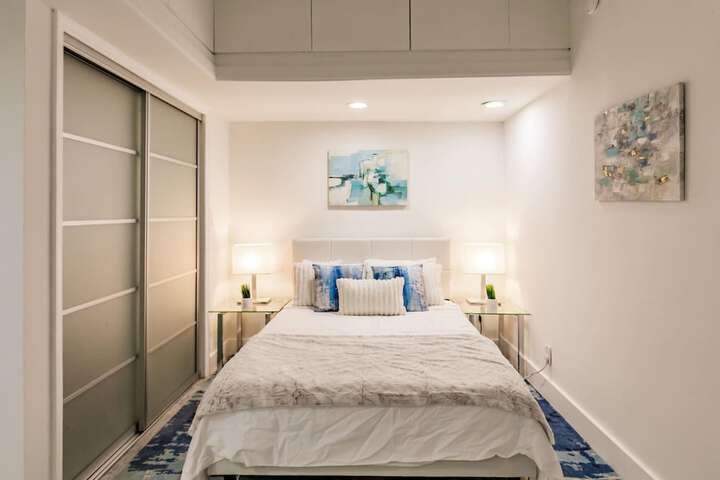 Stylish Aventura Home With Pool on Intercostal