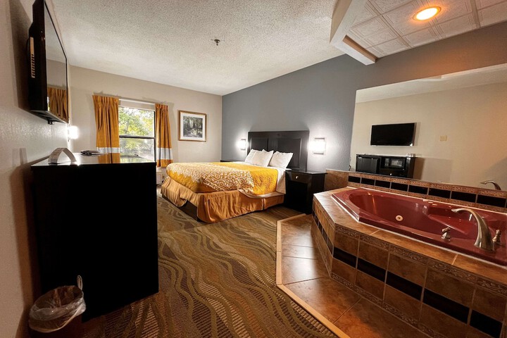 Room 9 of 13