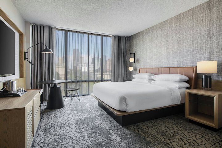 Sheraton Charlotte Hotel