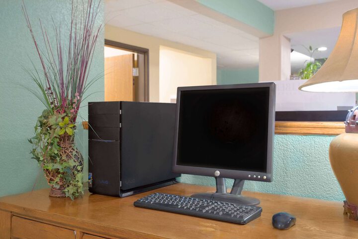 Business Center 14 of 14