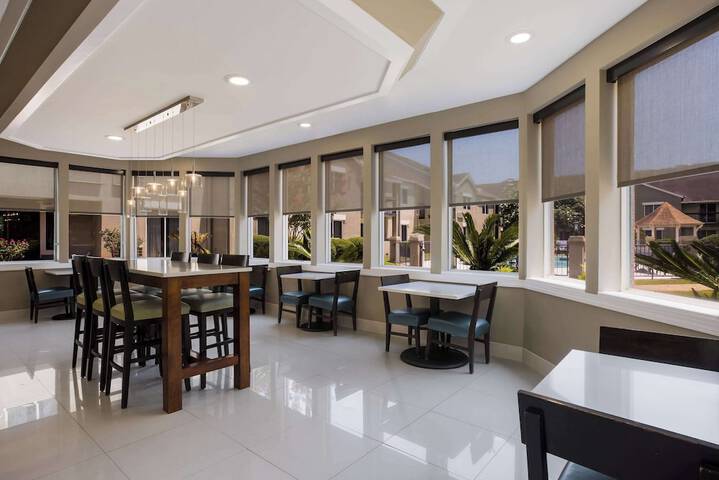 Breakfast/Coffee Service 42 of 46