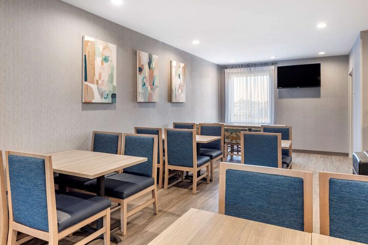 Breakfast/Coffee Service 25 of 28