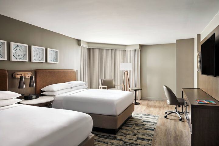 Room 33 of 91