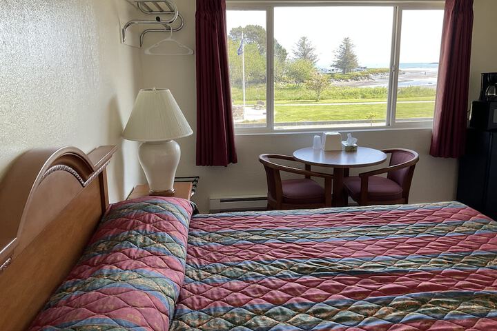 Front Street Inn