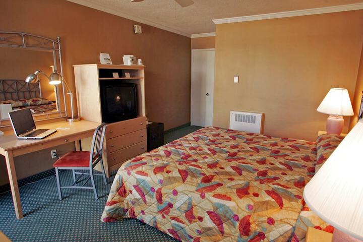 Room 8 of 25