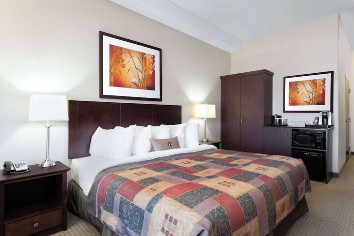 Ramada by Wyndham Weyburn