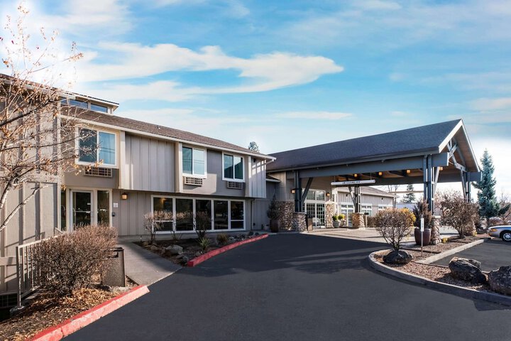 Hotel 4 of 34