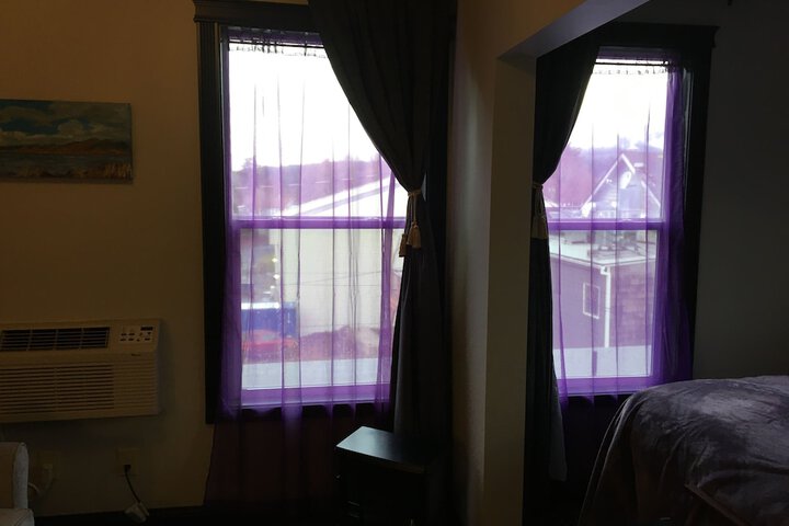 Room 48 of 92