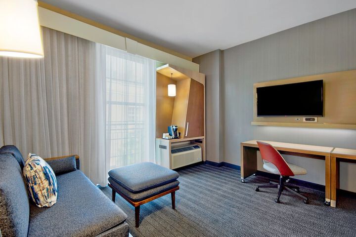 Room 34 of 63
