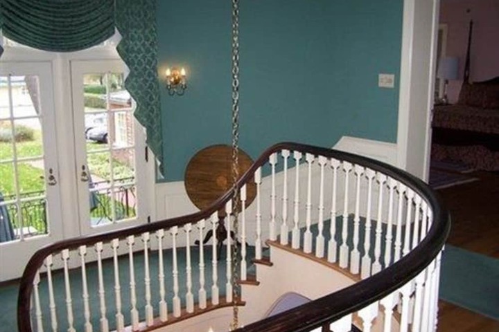 Montague Inn