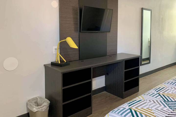 Room 7 of 14
