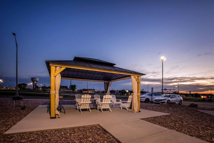 Days Inn by Wyndham Mitchell SD