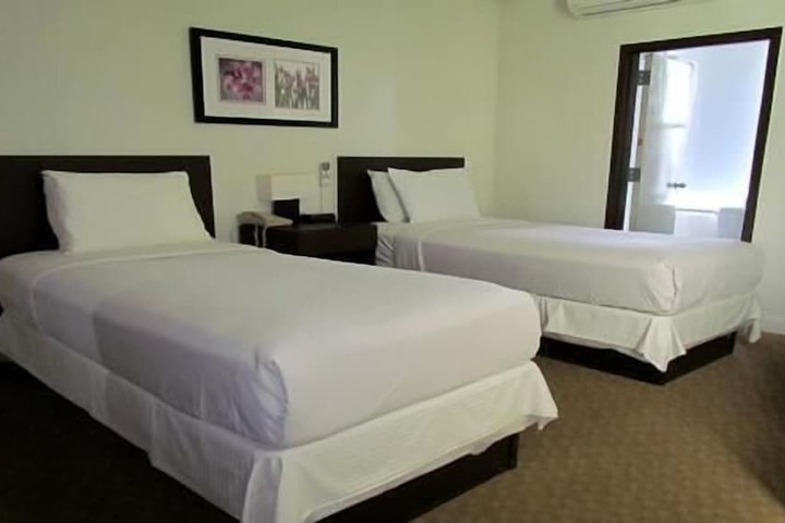 Room 30 of 41