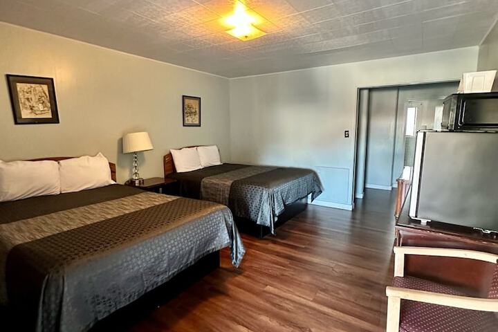 Room 8 of 15