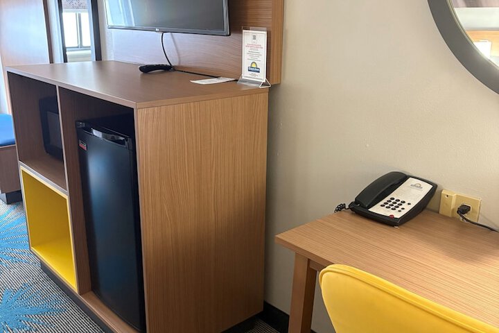 Days Inn by Wyndham Mitchell SD