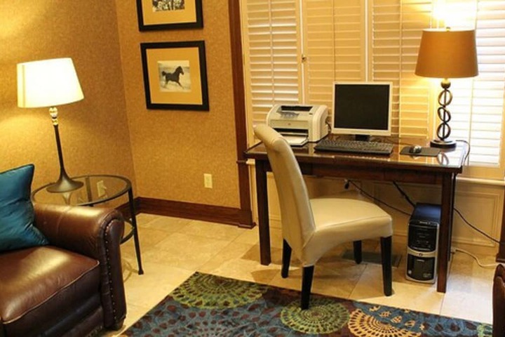 Business Center 21 of 21