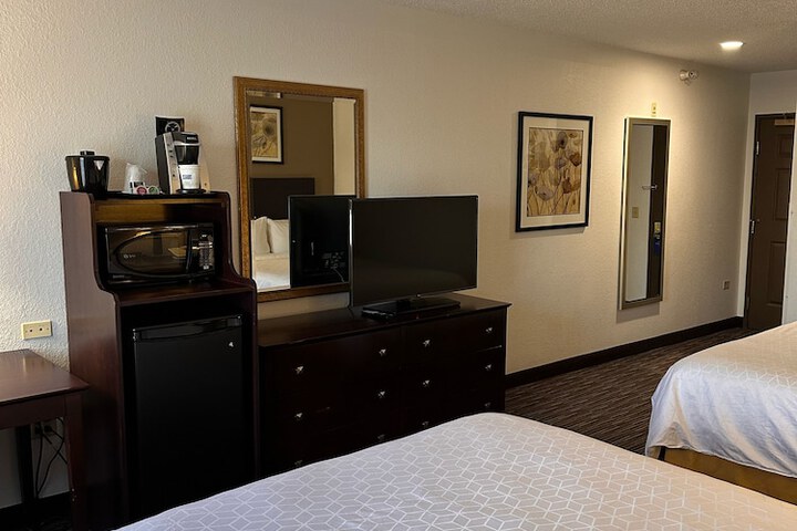 Room 17 of 47