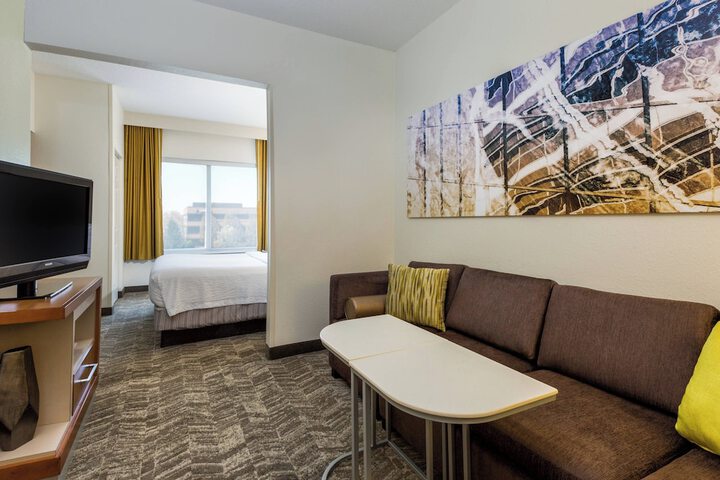Room 8 of 16