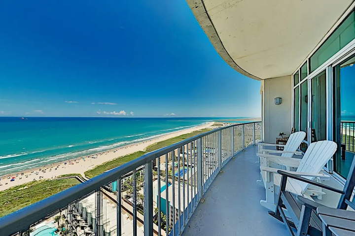 Opulent Beachfront W / Pools Spa & Theater 3 Bedroom Condo