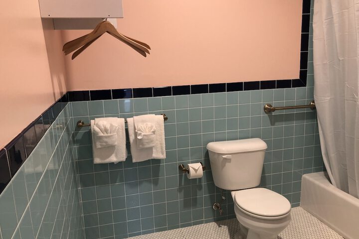 Room 15 of 32