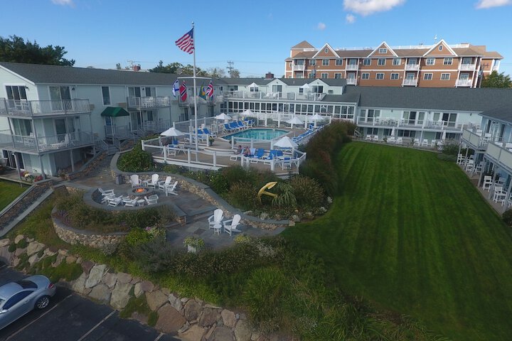 Anchor in Distinctive Waterfront Lodging