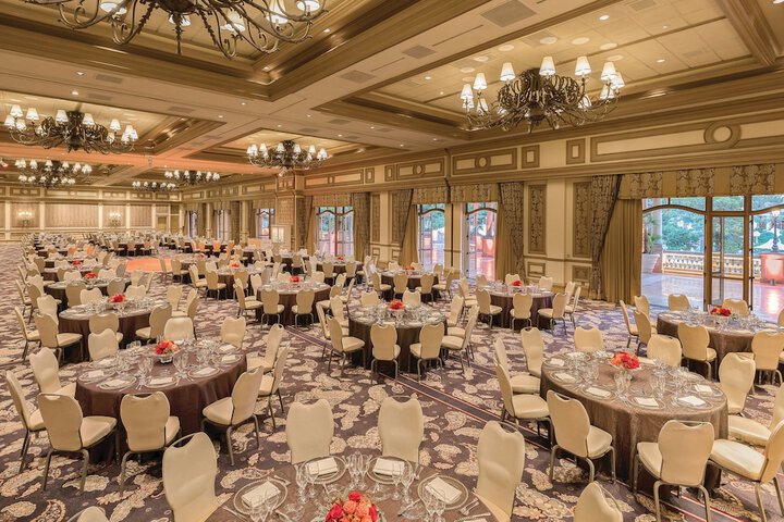 Ballroom/Hall 103 of 121