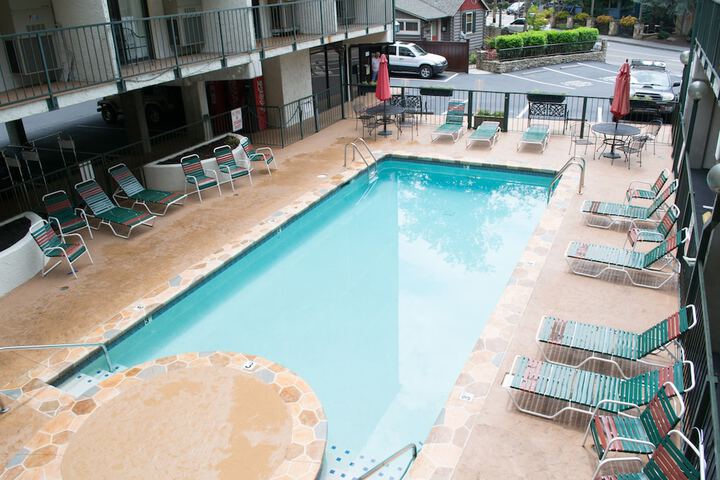 Pool 6 of 165