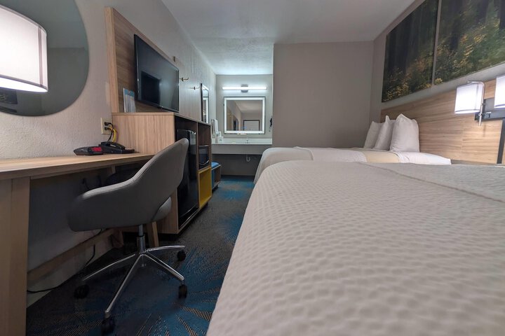 Days Inn by Wyndham Champaign / Urbana
