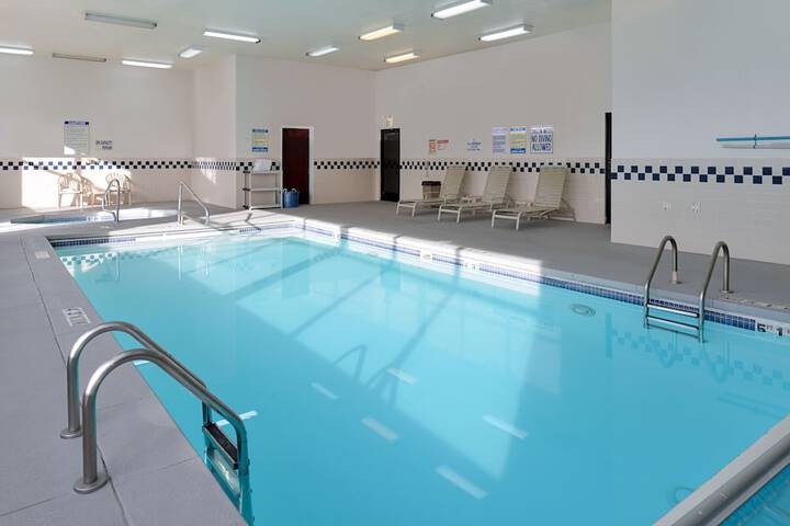 Pool 5 of 37