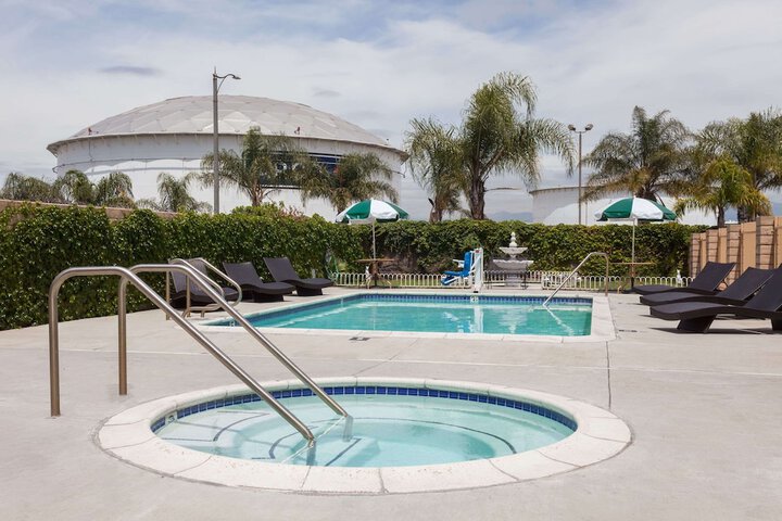 Pool 4 of 15