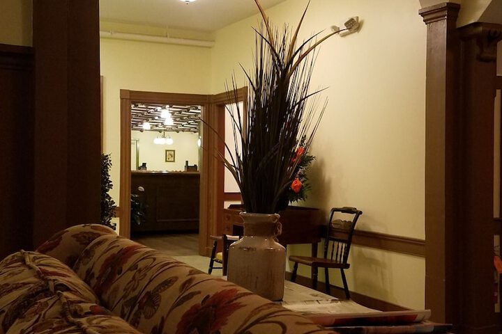 Room 10 of 33