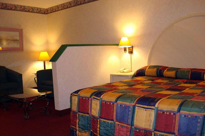 Room 24 of 29
