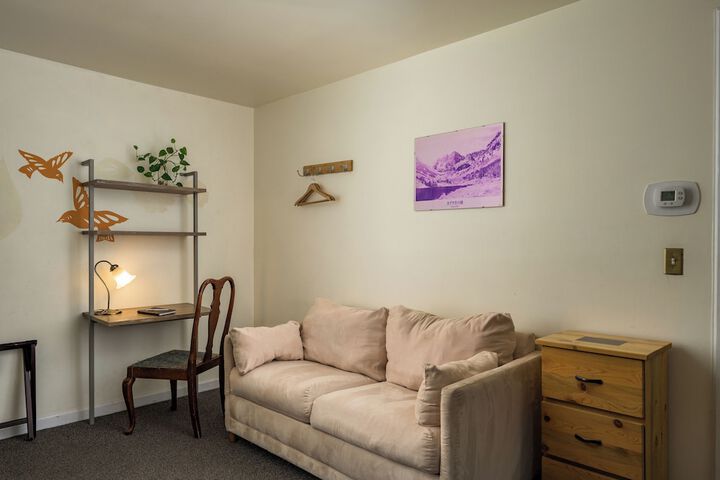 Room 83 of 139