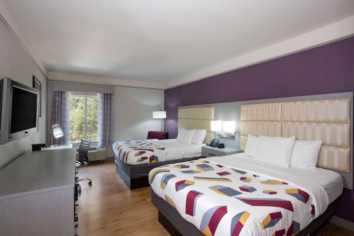 Room 25 of 29