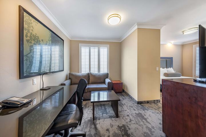 Best Western Plus Avita Suites