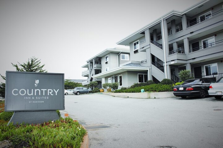 Country Inn & Suites by Radisson Monterey Beachfront-Marina, CA