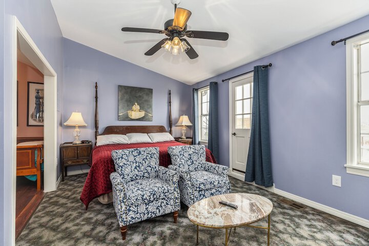 Room 22 of 100