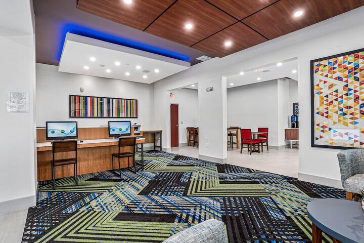 Holiday Inn Express Suites Van Buren-Ft Smith Area by IHG