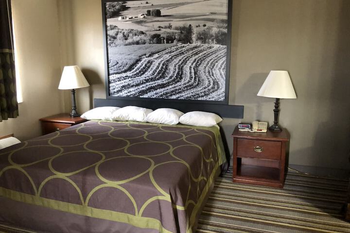 Room 7 of 25