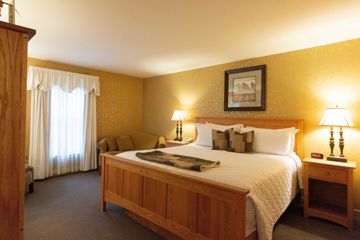 Essenhaus Inn & Conference Center