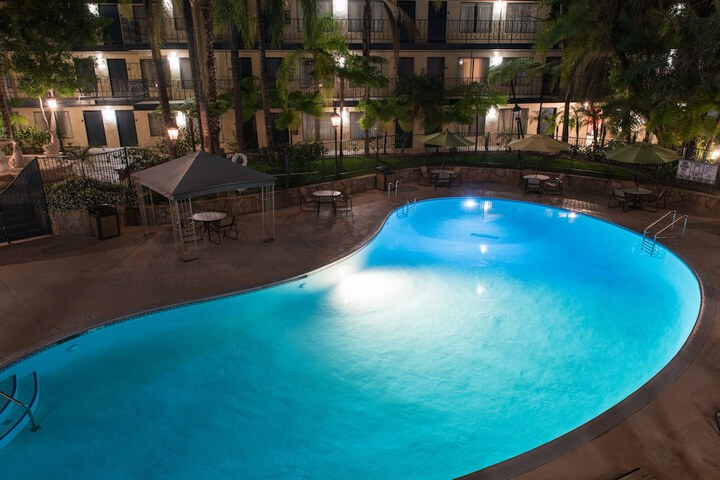 Pool 14 of 54