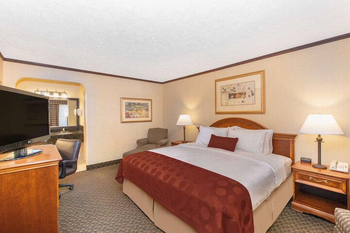 Ramada by Wyndham Midtown Grand Island