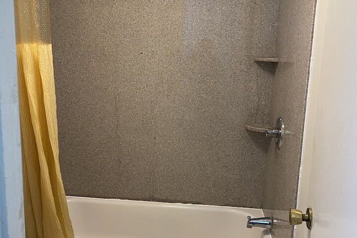 Room 18 of 37