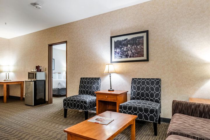 Room 33 of 54