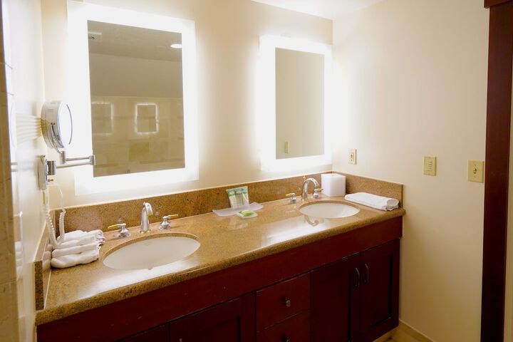 Heavenly Village Condos - Grand Residence
